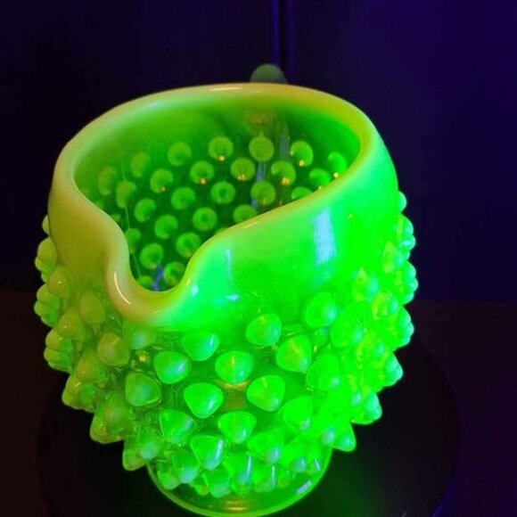 Fenton Yellow Uranium Topaz Opalescent Hobnail Squat Pitcher - Picture 5 of 6